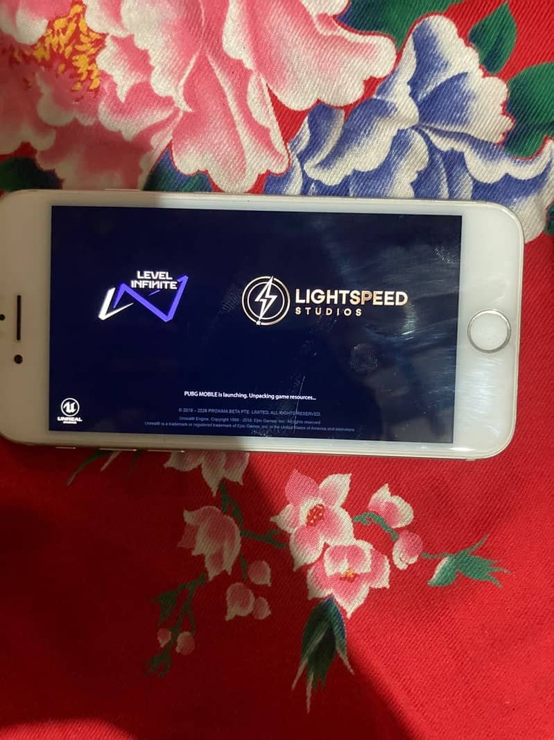 Apple iPhone 7 2