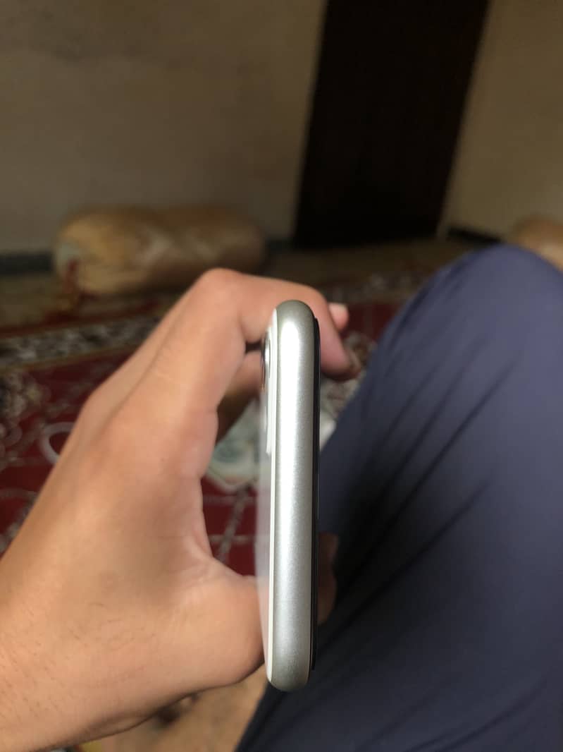 Apple iPhone 11 2