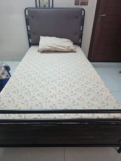 Complete room set with Bed, Dressing Table, Cupboard & Side Table