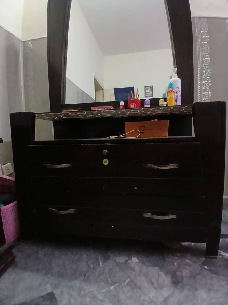 Dressing table 1