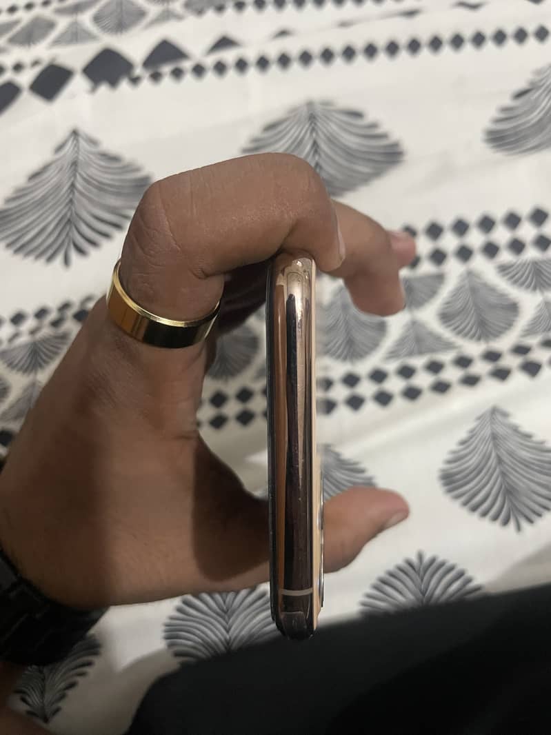 Apple iPhone 11 Pro Max 5
