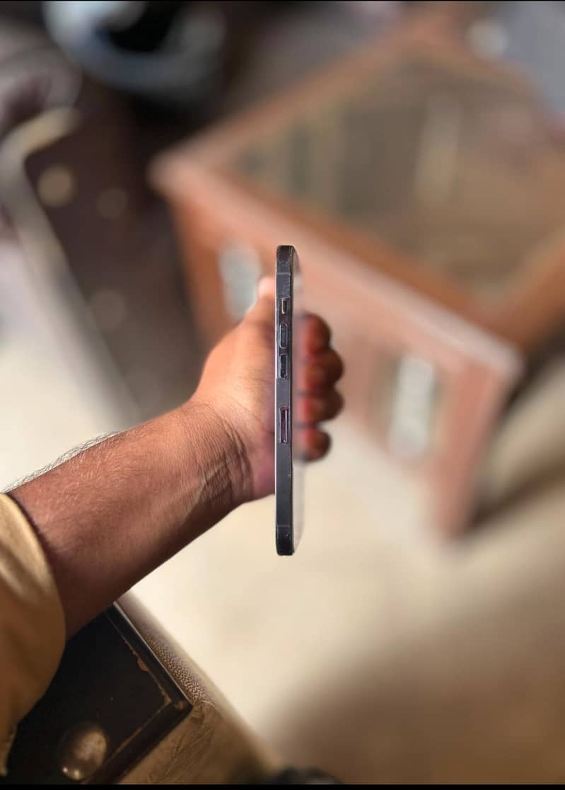Apple iPhone 14 Pro 4