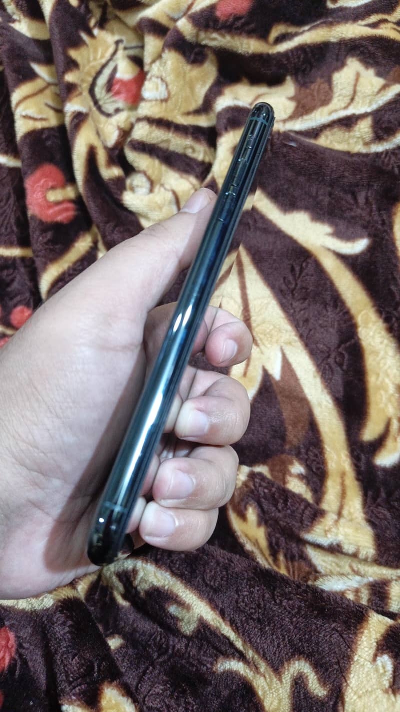 Apple iPhone 11 Pro Max 5