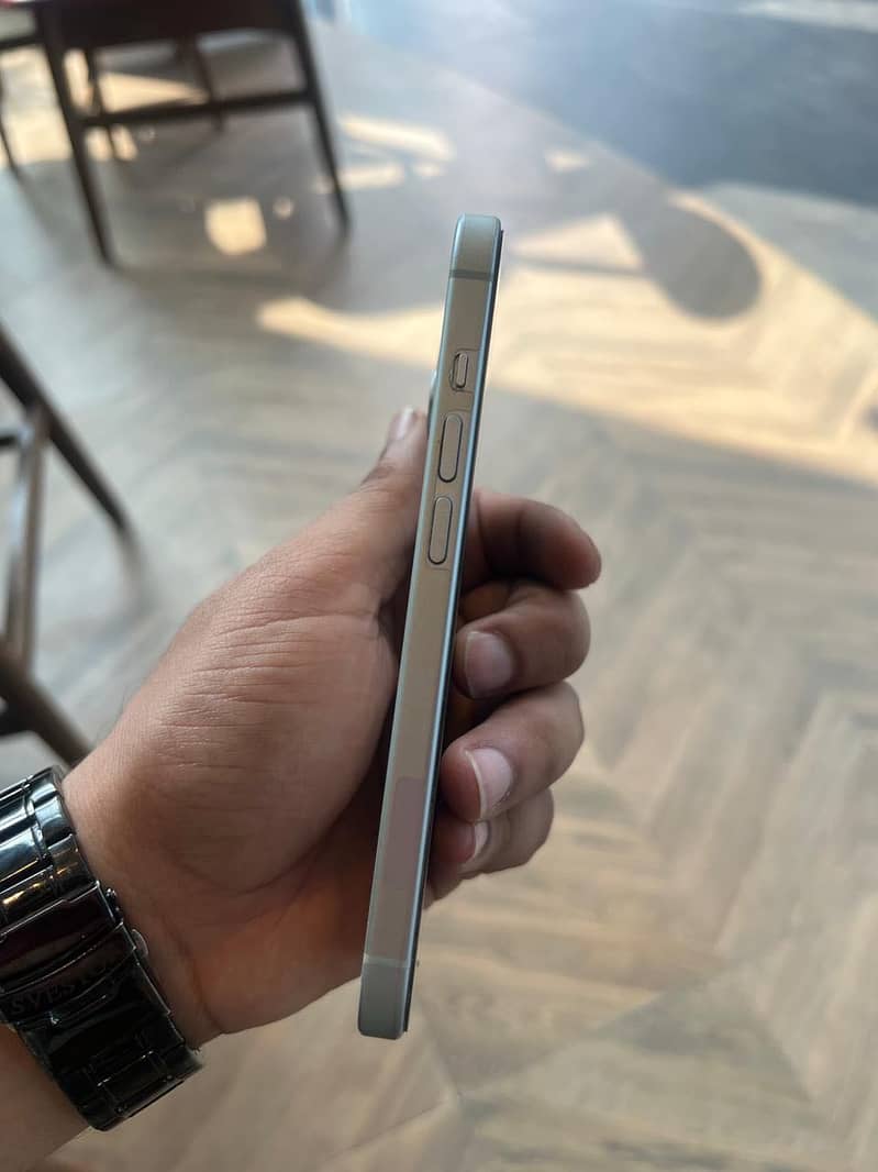 iPhone 15JV 1