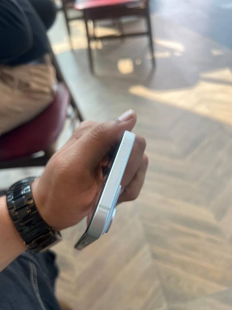 iPhone 15JV 3