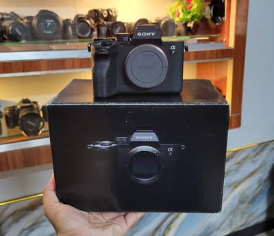 Sony a7 iv (10/10++ Like new) (Fresh import)