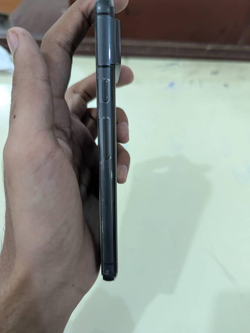 Google Pixel 8 4