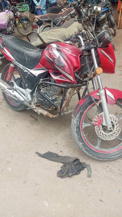 CB 150 F