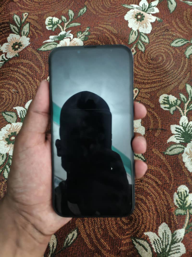 Apple iPhone 13 2