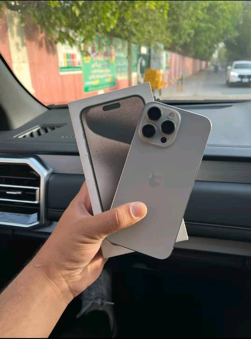 iPhone 15 Pro Max 0