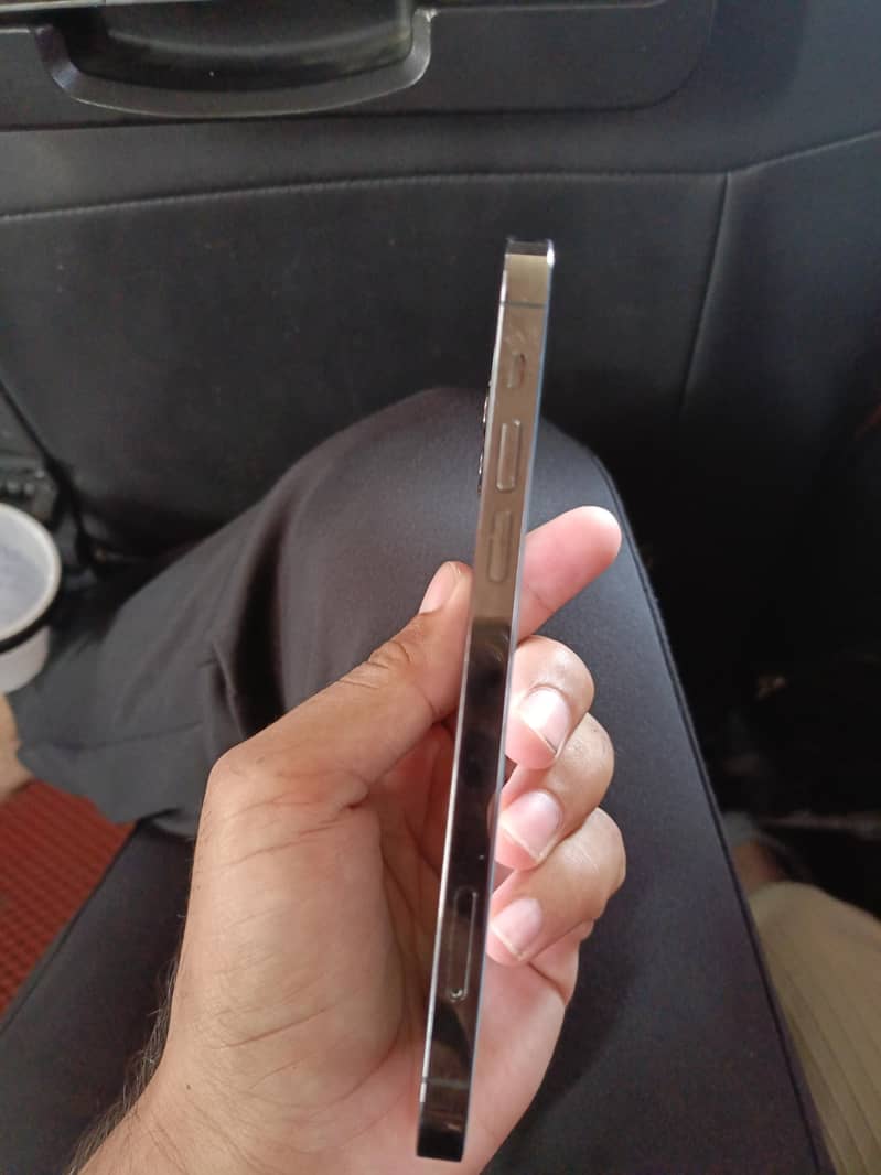 Apple iPhone 12 Pro 4
