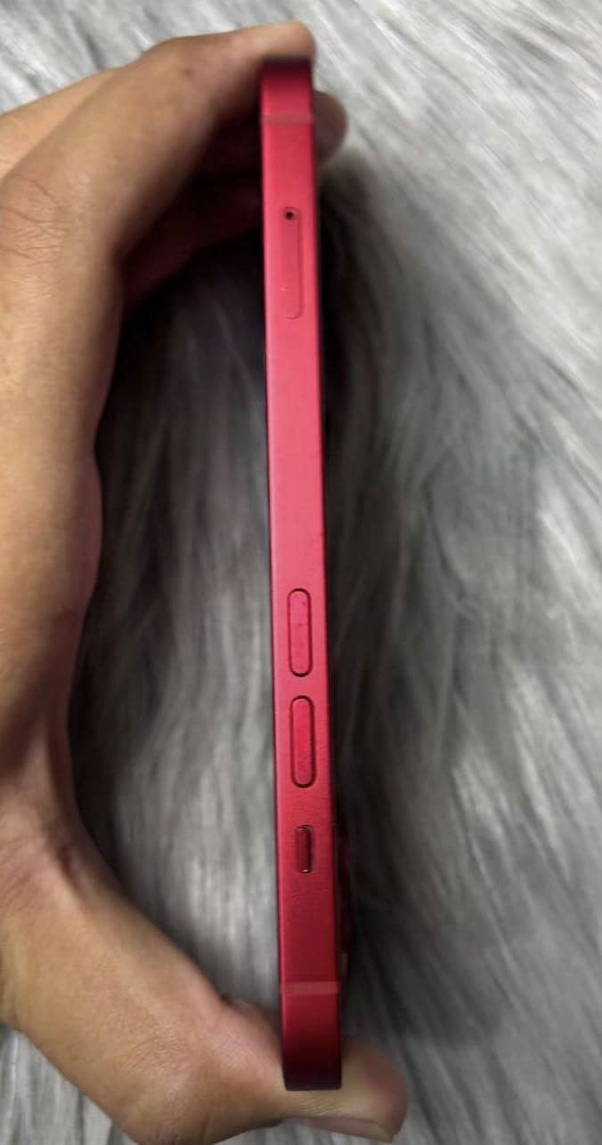 Apple iPhone 13 4