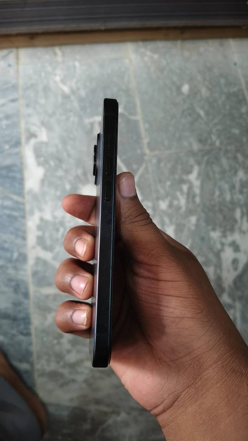 Apple iPhone 15 3