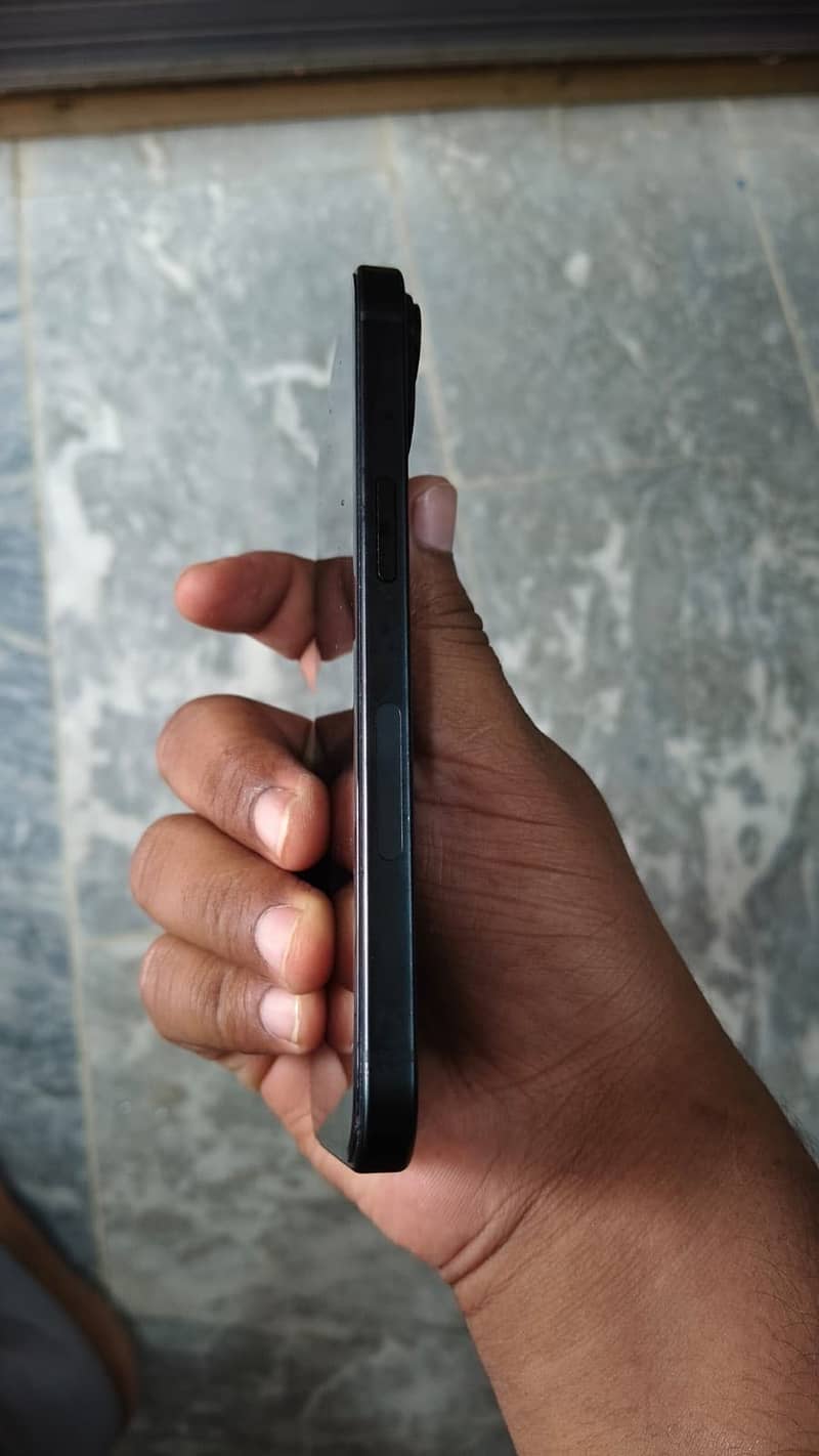 Apple iPhone 15 6