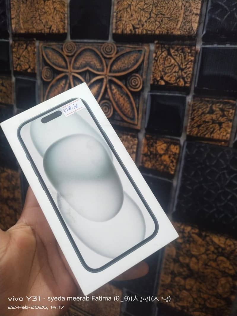Apple iPhone 15 9