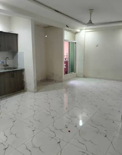 Studio Non furnished apartment available for Rent