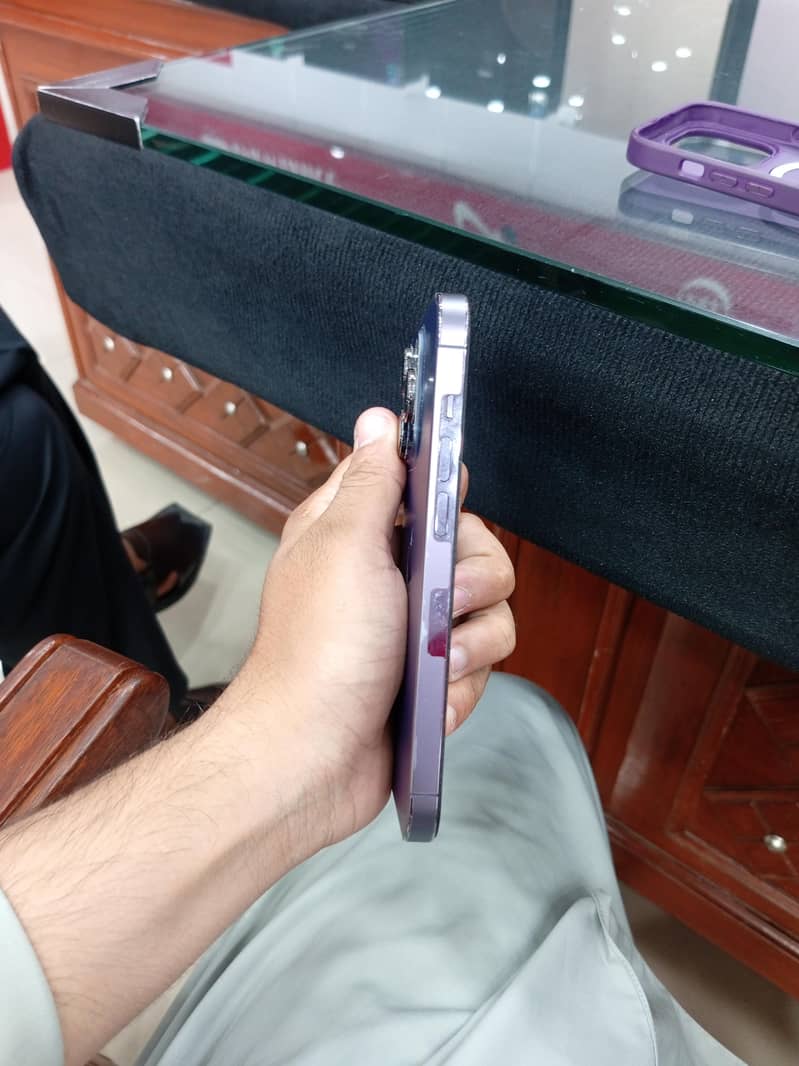 Apple iPhone 14 Pro 2