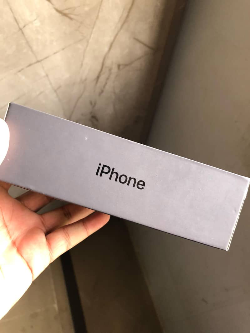 Apple iPhone 8 1