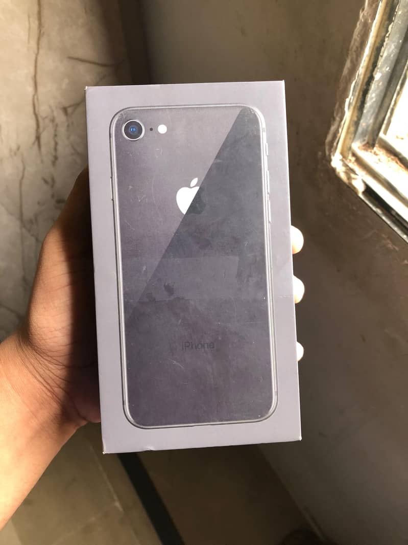 Apple iPhone 8 3