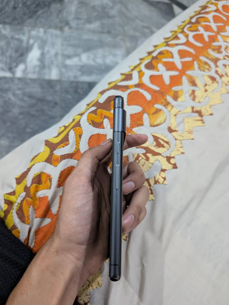 Google Pixel 7 4