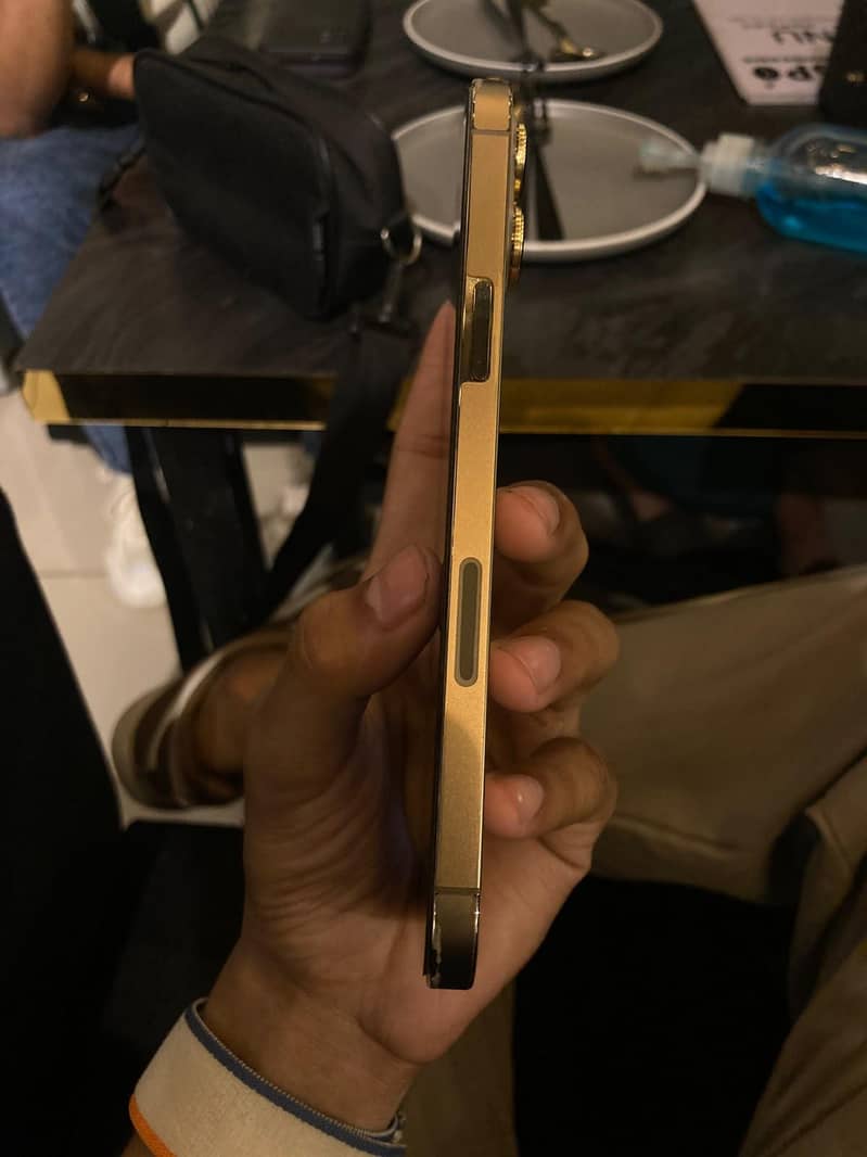 Apple iPhone 12 Pro Max 3