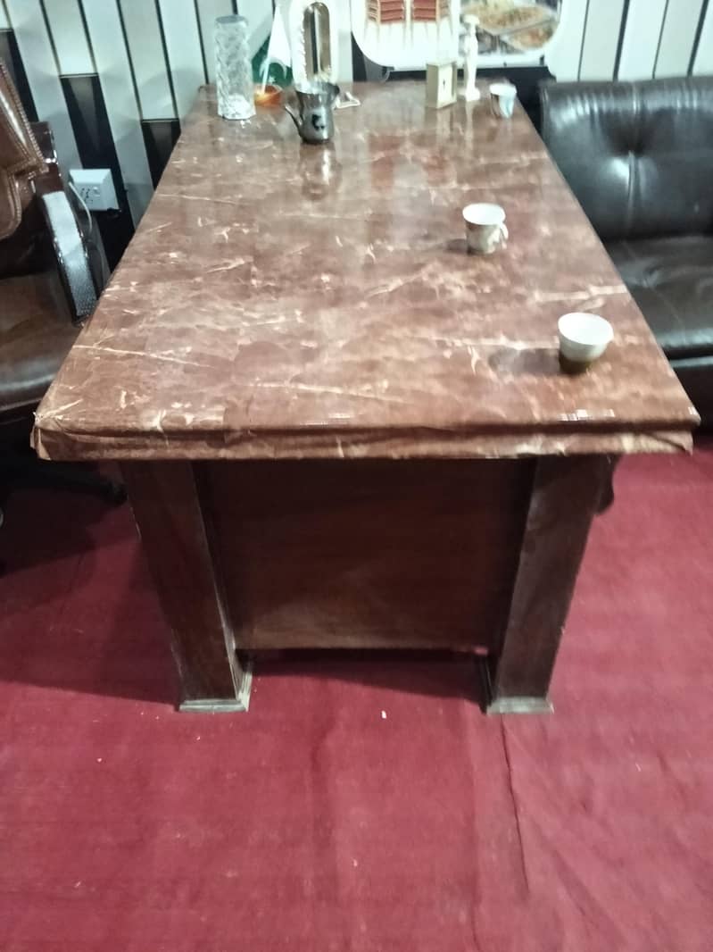 one Office table 1