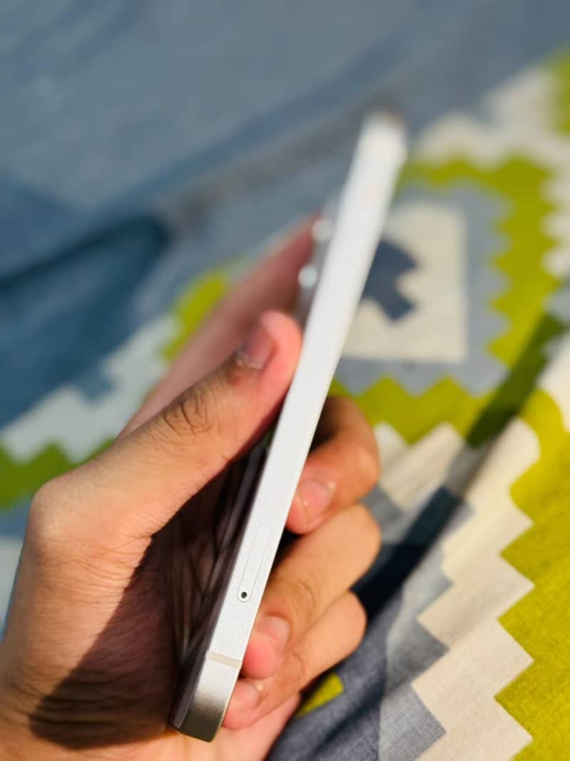 Apple iPhone 12 2