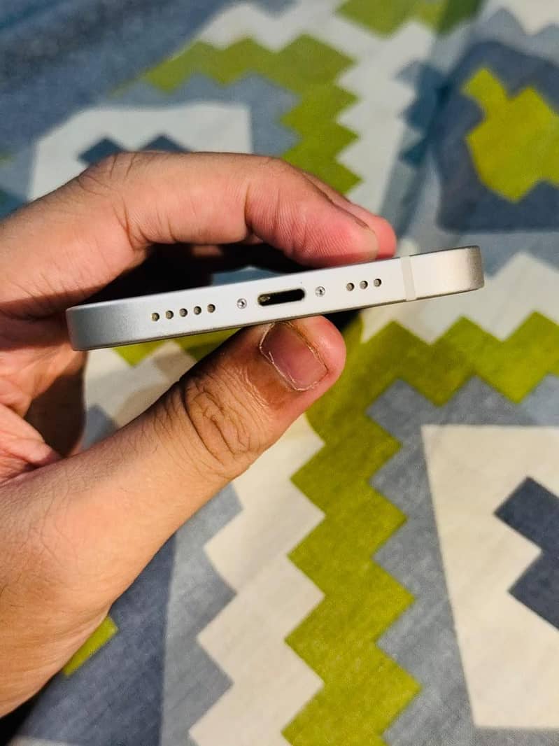 Apple iPhone 12 3