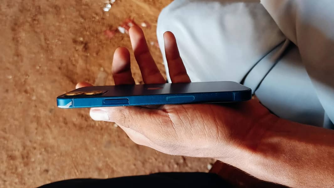 Apple iPhone 12 1