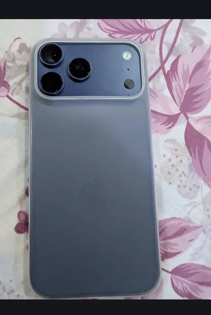 Apple iPhone 17 Pro Max 4