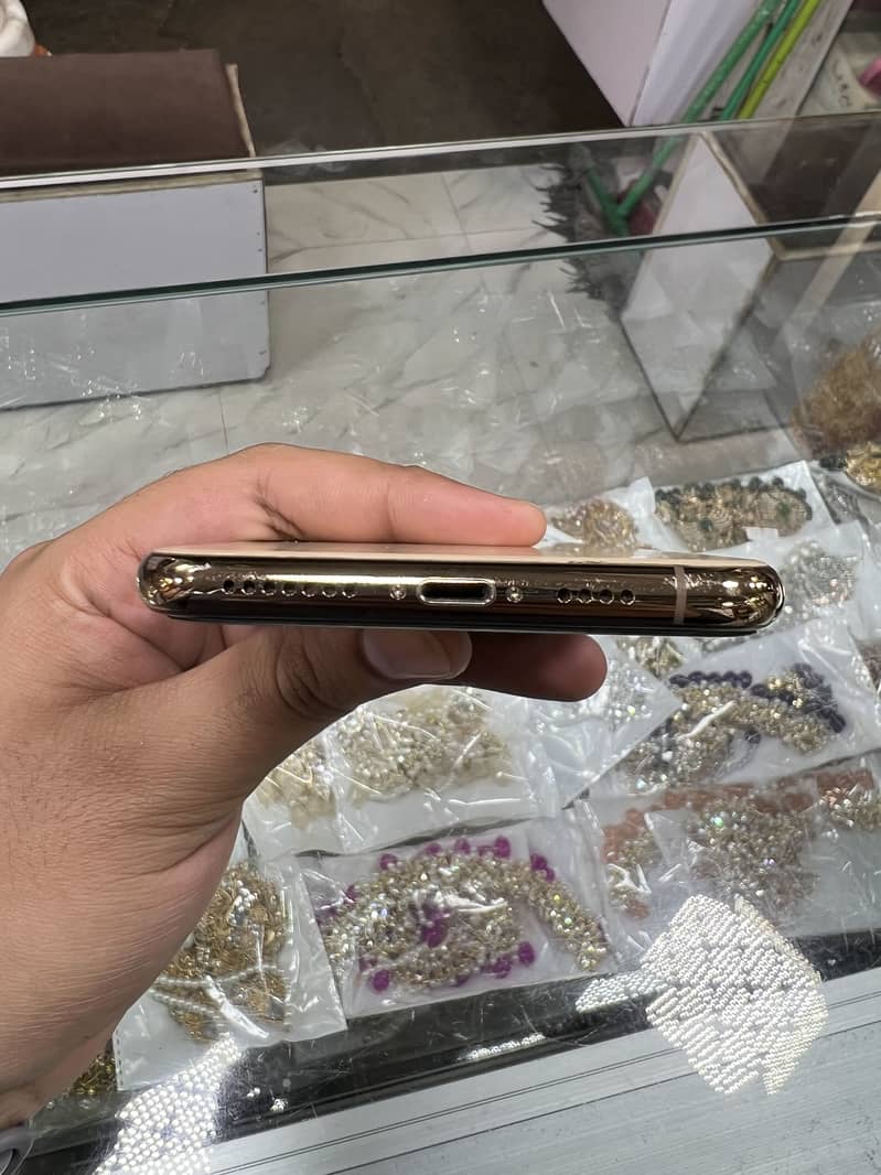 Apple iPhone 11 Pro Max 5
