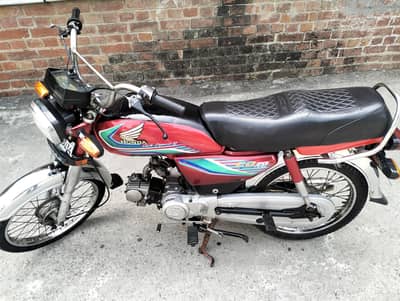 Honda cd70 2017. . Engine soundless. . comfortable bike. . price final.