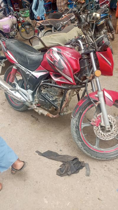 CB 150 F