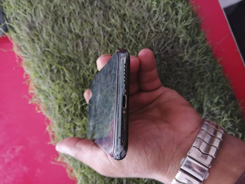 Apple iPhone 11 Pro 3