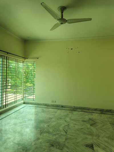 1 Kanal Upper Portion Available For Rent