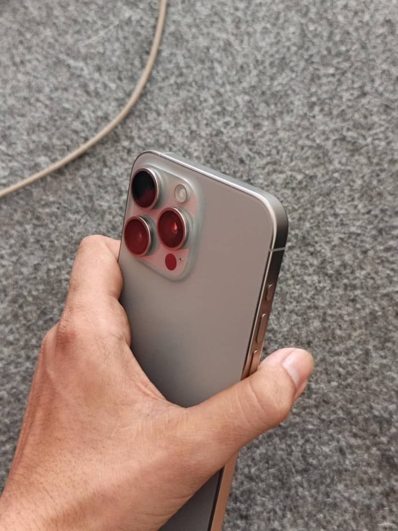 Apple iPhone 15 Pro Max 1