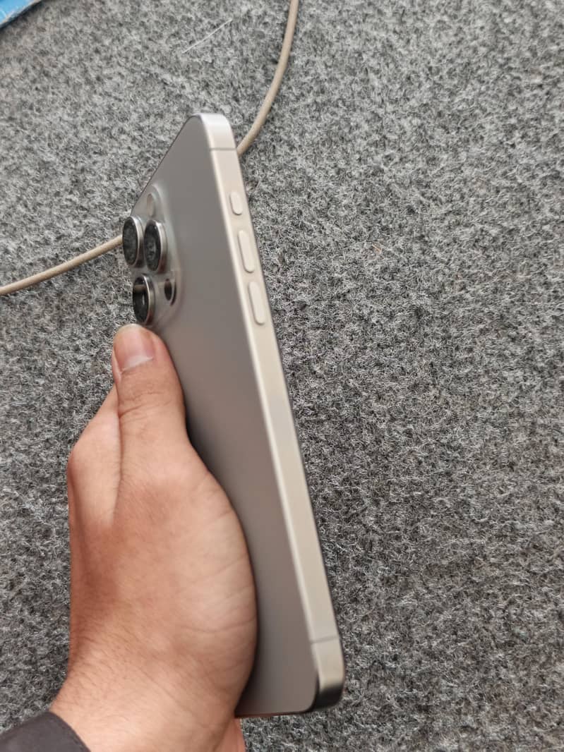 Apple iPhone 15 Pro Max 11
