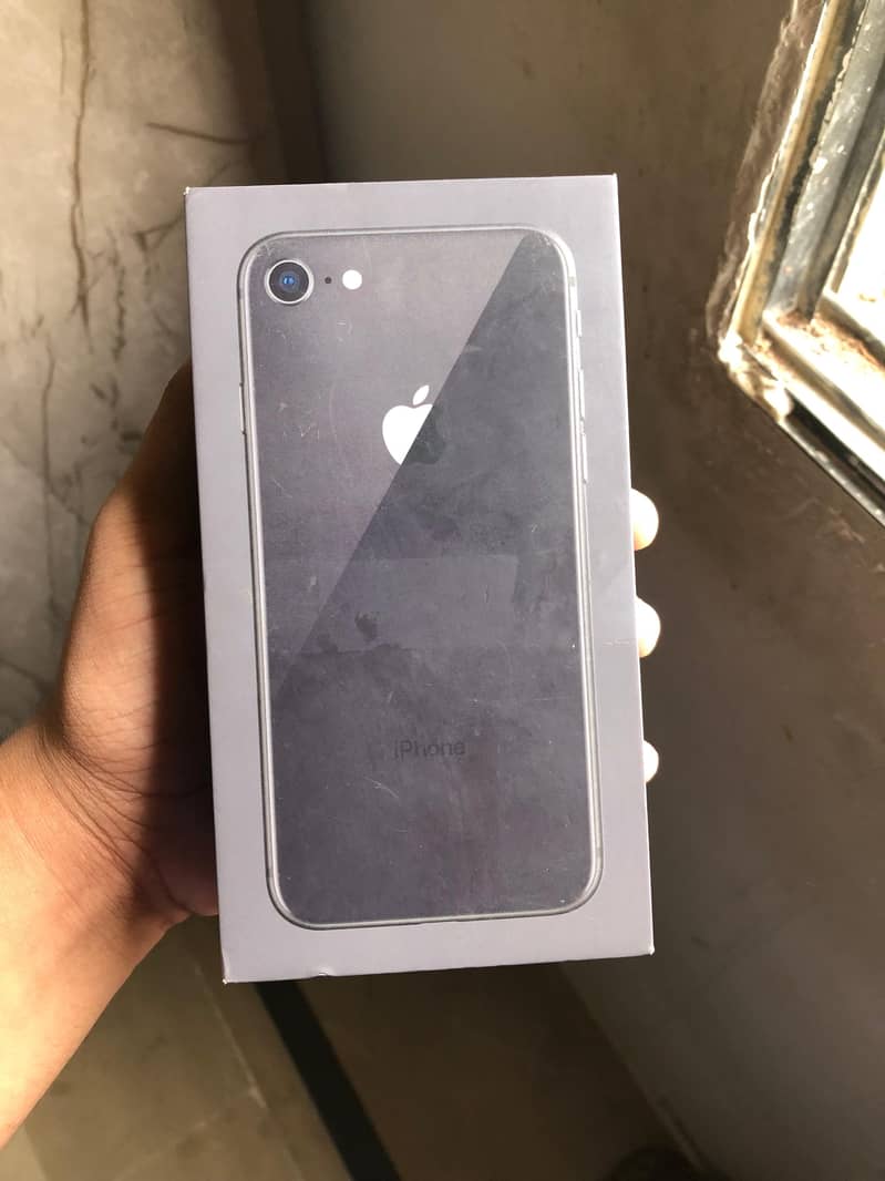 Apple iPhone 8 3