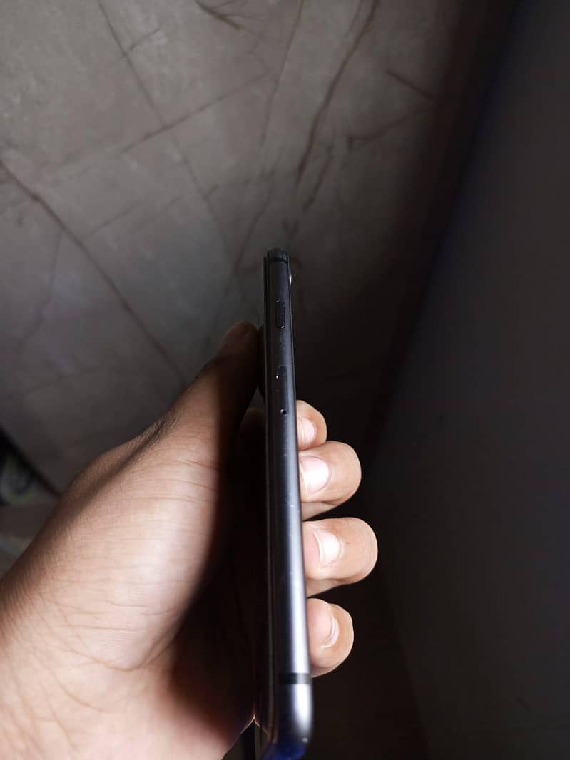 Apple iPhone 8 6