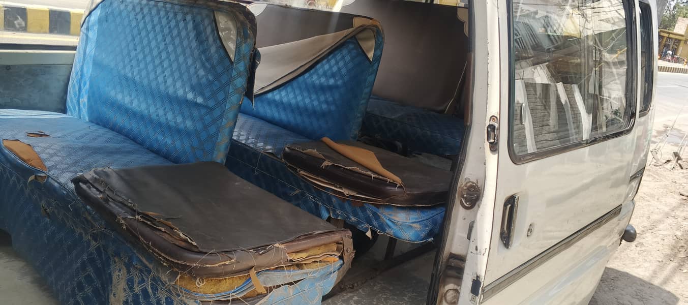Mazda Van 4