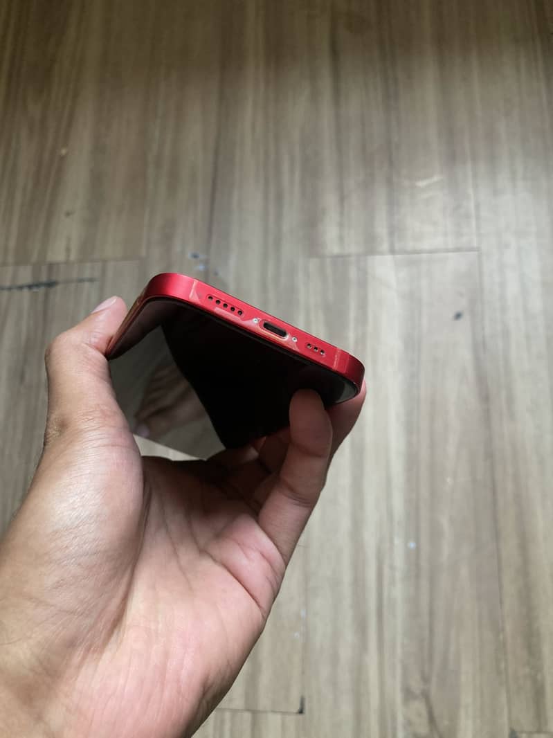 Apple iPhone 13 2