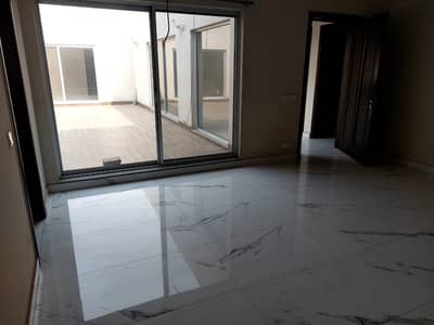 1 Kanal Luxurious Upper Portion Available For Rent