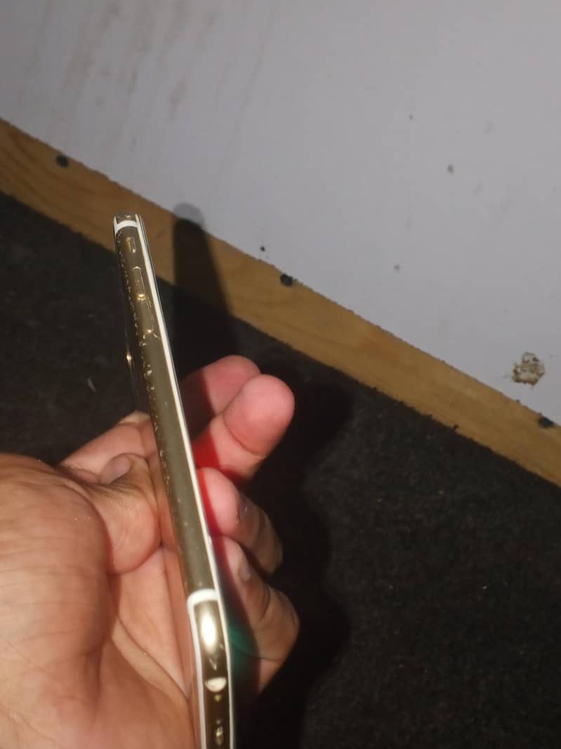 Apple iPhone 6S 5