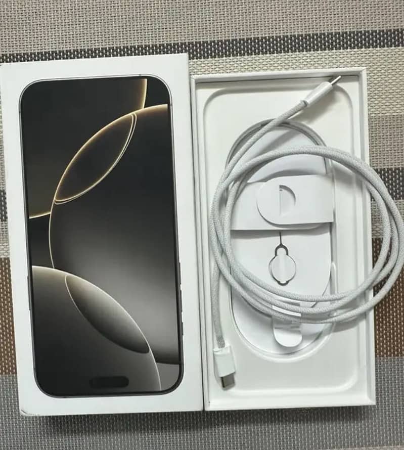 Apple iPhone 16 Pro Max 1