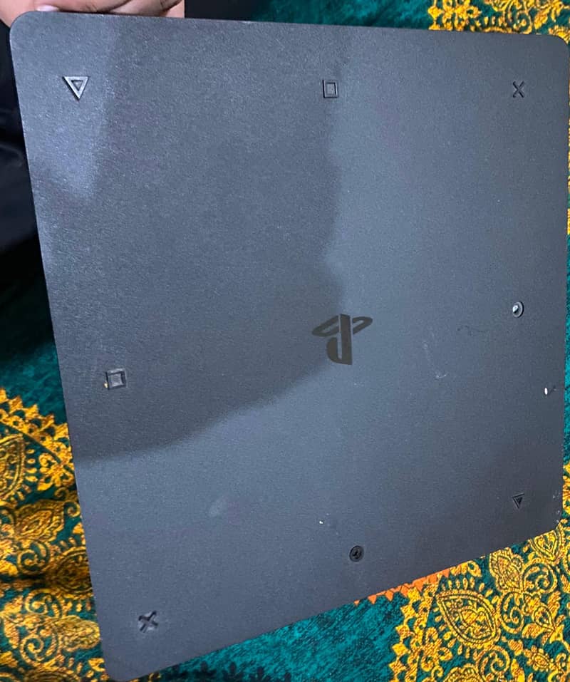 PS-4 with 2 wireless controller 1TB 3