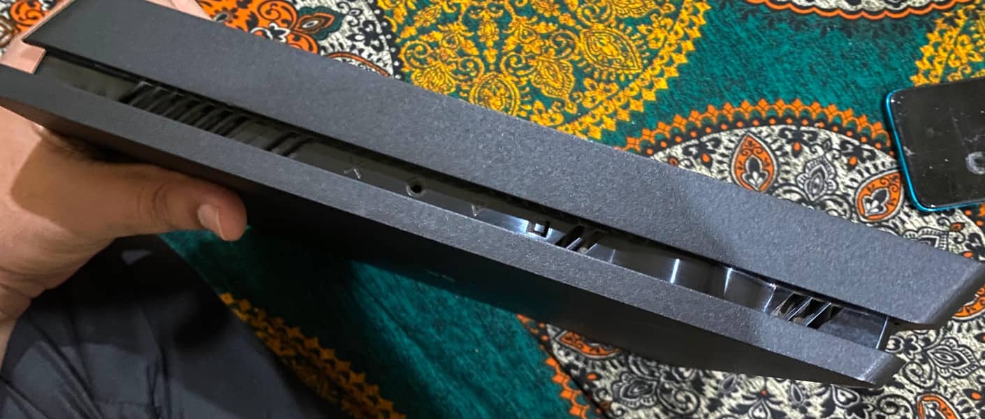 PS-4 with 2 wireless controller 1TB 6