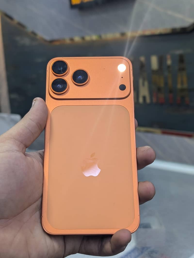 Apple iPhone 17 Pro Max 4