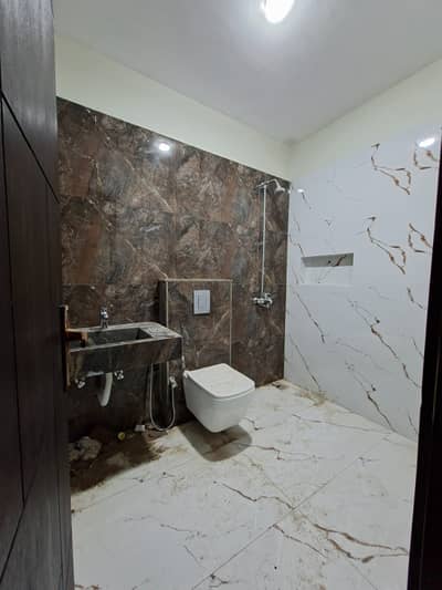 4 Bed Dd 2nd Floor With Roof Lift Parking