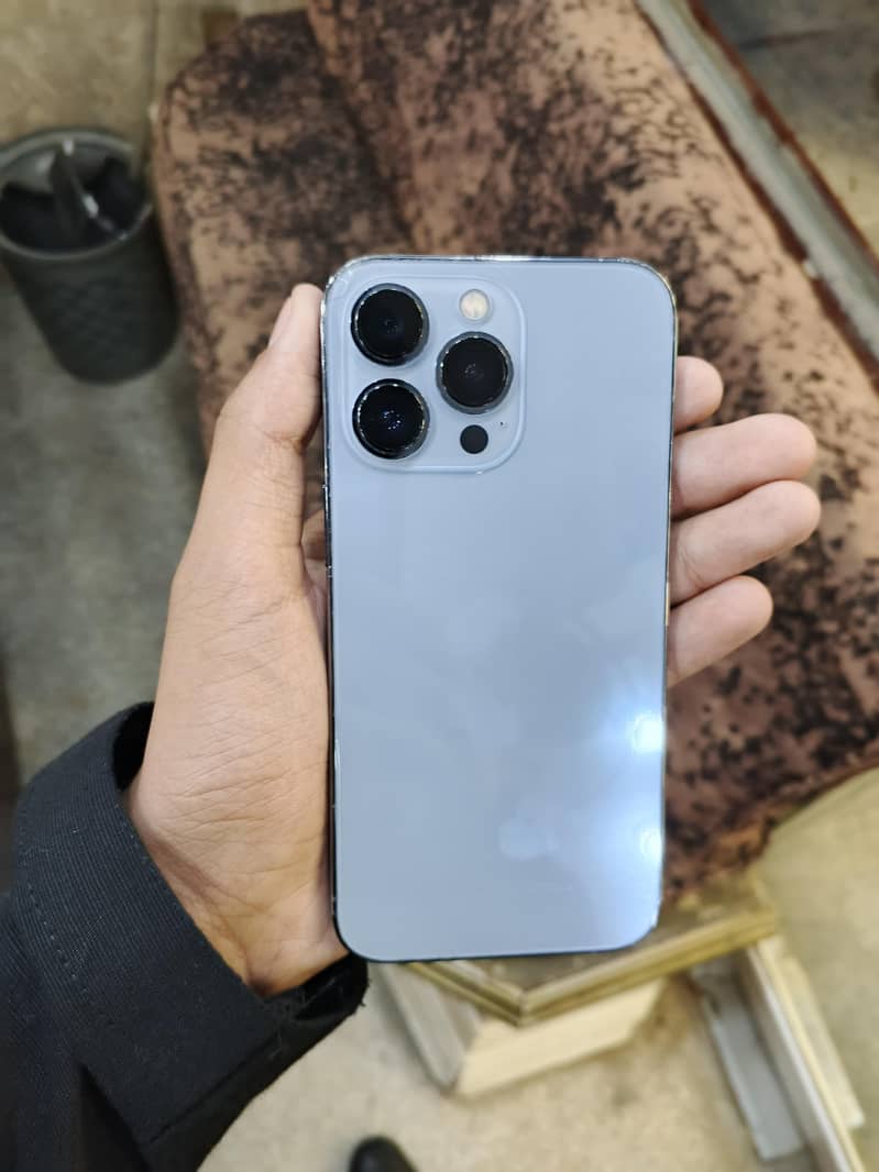 Apple iPhone 13 Pro 1