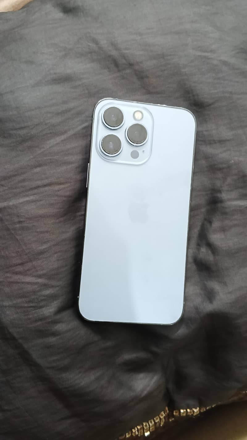 Apple iPhone 13 Pro 2
